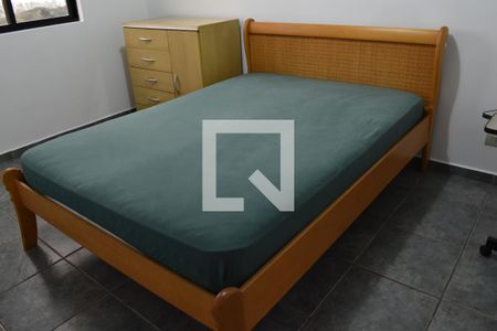 Quarto 1 de apartamento para alugar com 2 quartos, 55m² em Cristo Rei, Curitiba