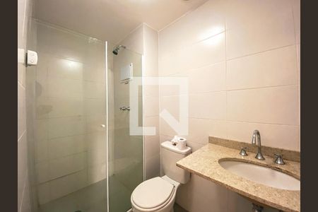 Banheiro de apartamento para alugar com 1 quarto, 24m² em Butantã, São Paulo