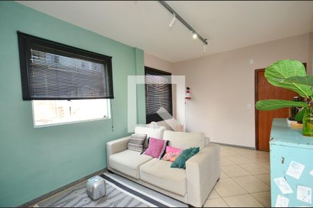 Sala de estar de apartamento para alugar com 3 quartos, 80m² em Santa Tereza, Belo Horizonte