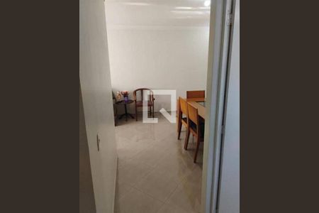 Apartamento à venda com 2 quartos, 57m² em Vila Carmosina, São Paulo