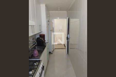 Apartamento à venda com 2 quartos, 57m² em Vila Carmosina, São Paulo