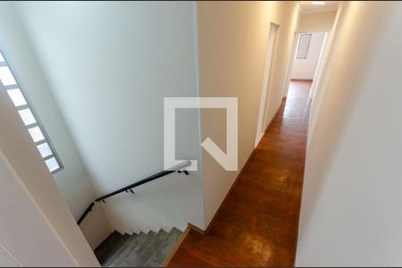 Corredor de casa à venda com 3 quartos, 140m² em Jardim Santo Elias, São Paulo