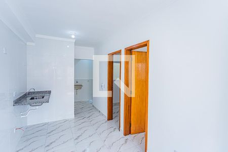 Sala e cozinha de apartamento para alugar com 2 quartos, 40m² em São Domingos, São Paulo