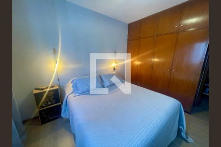 Apartamento à venda com 240m², 4 quartos e 3 vagas Apartamento à venda com 240m², 4 quartos e 3 vagasQuarto 2 - Suíte