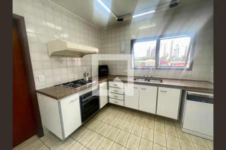 Apartamento à venda com 240m², 4 quartos e 3 vagas Apartamento à venda com 240m², 4 quartos e 3 vagasCozinha