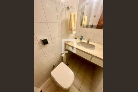 Apartamento à venda com 240m², 4 quartos e 3 vagas Apartamento à venda com 240m², 4 quartos e 3 vagasLavabo