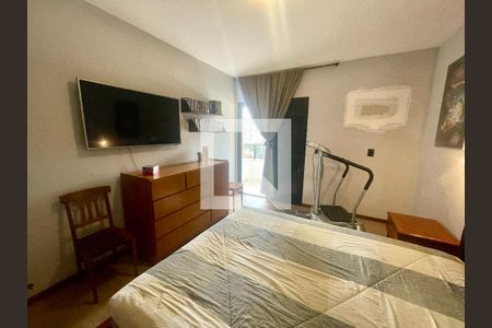 Apartamento à venda com 240m², 4 quartos e 3 vagas Apartamento à venda com 240m², 4 quartos e 3 vagasSuíte Master