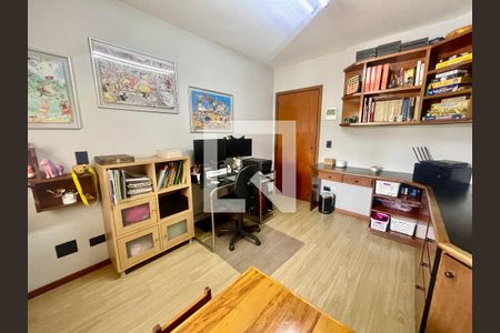 Apartamento à venda com 240m², 4 quartos e 3 vagas Apartamento à venda com 240m², 4 quartos e 3 vagasQuarto 1