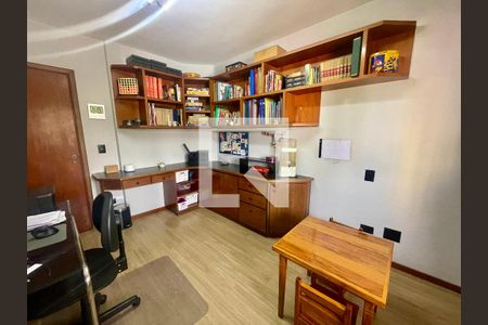 Apartamento à venda com 240m², 4 quartos e 3 vagas Apartamento à venda com 240m², 4 quartos e 3 vagasQuarto 1