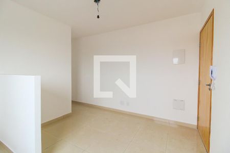 Sala/Cozinha de apartamento para alugar com 2 quartos, 39m² em Vila Carmosina, São Paulo