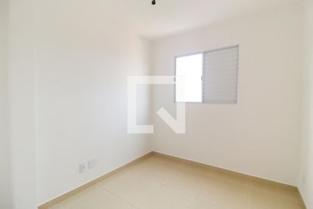 Quarto 1 de apartamento para alugar com 2 quartos, 39m² em Vila Carmosina, São Paulo