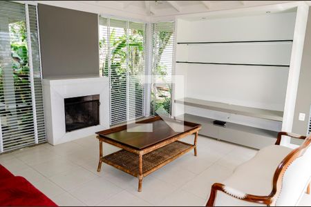 Sala de Estar de casa para alugar com 3 quartos, 218m² em Córrego Grande, Florianópolis