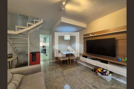 Sala de casa de condomínio à venda com 2 quartos, 72m² em Vargem Grande, Rio de Janeiro