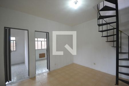 Sala de casa para alugar com 2 quartos, 12m² em Centro, Nilópolis