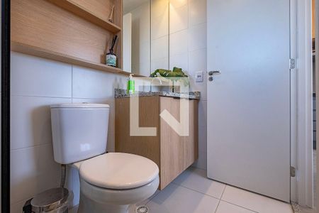 Banheiro de kitnet/studio para alugar com 1 quarto, 24m² em Pinheiros, São Paulo