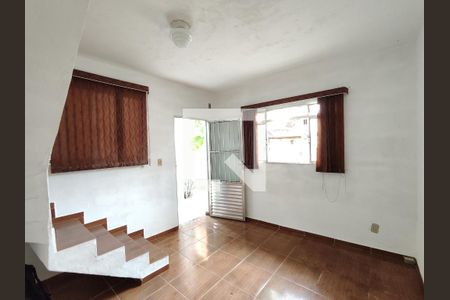 Sala de casa para alugar com 2 quartos, 80m² em Jardim Rosana, Ferraz de Vasconcelos