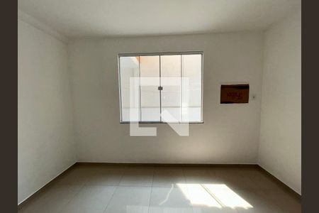 Quarto 2 de casa para alugar com 2 quartos, 100m² em Vila Valqueire, Rio de Janeiro