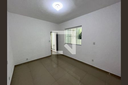 Quarto 1 de casa para alugar com 2 quartos, 100m² em Vila Valqueire, Rio de Janeiro