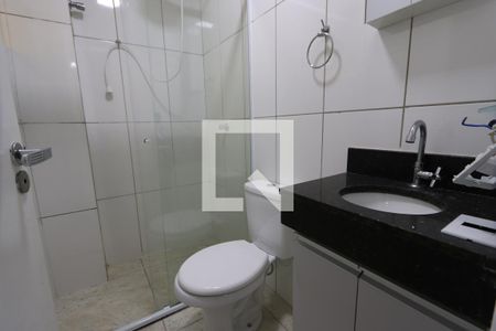 Banheiro de kitnet/studio para alugar com 1 quarto, 28m² em Vila Divina Pastora, São Paulo