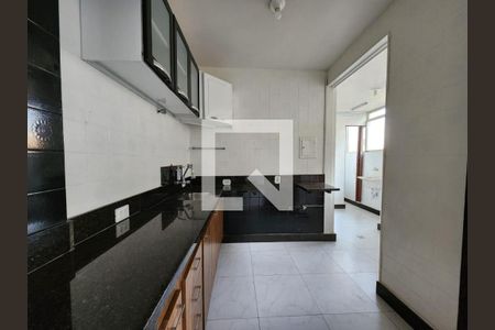 Cozinha de apartamento à venda com 3 quartos, 105m² em Santo Antônio, Belo Horizonte