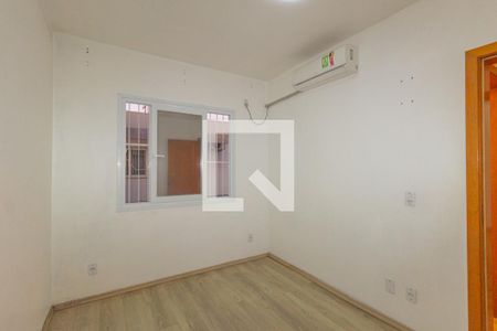 Quarto 1 de casa de condomínio à venda com 2 quartos, 45m² em Niterói, Canoas