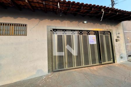 Casa para alugar com 200m², 3 quartos e 2 vagas Casa para alugar com 200m², 3 quartos e 2 vagasFachada