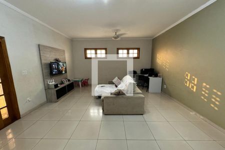 Casa para alugar com 200m², 3 quartos e 2 vagas Casa para alugar com 200m², 3 quartos e 2 vagasSala