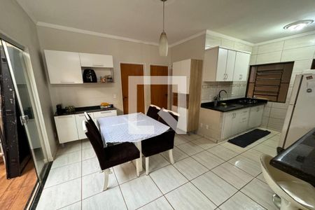Casa para alugar com 200m², 3 quartos e 2 vagas Casa para alugar com 200m², 3 quartos e 2 vagasSala de Jantar