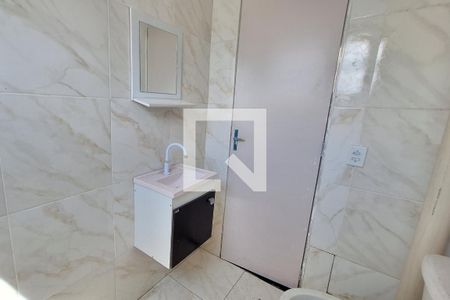 Banheiro de casa para alugar com 1 quarto, 40m² em Jardim Primavera, Duque de Caxias