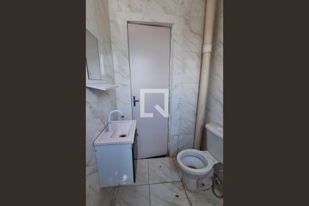 Banheiro de casa para alugar com 1 quarto, 40m² em Jardim Primavera, Duque de Caxias