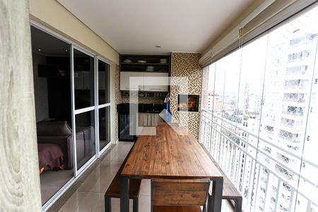 Apartamento à venda com 97m², 3 quartos e 2 vagas Apartamento à venda com 97m², 3 quartos e 2 vagasvaranda