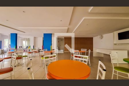 Apartamento à venda com 97m², 3 quartos e 2 vagas Apartamento à venda com 97m², 3 quartos e 2 vagasÁrea comum - Salão de festas