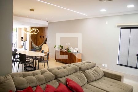 Sala de casa para alugar com 4 quartos, 248m² em Vila Jardim Vitória, Goiânia