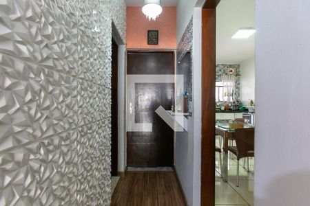 Corredor  de casa à venda com 4 quartos, 237m² em Jardim Lajeado, São Paulo