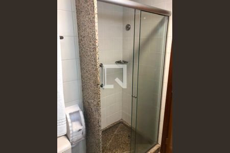 Banheiro de kitnet/studio à venda com 1 quarto, 27m² em Lourdes, Belo Horizonte