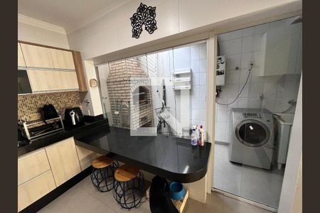 Cozinha de casa de condomínio à venda com 3 quartos, 130m² em Vila Bertioga, São Paulo