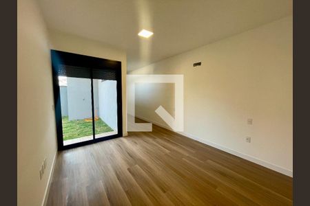 Casa de condomínio à venda com 208m², 4 quartos e 4 vagas Casa de condomínio à venda com 208m², 4 quartos e 4 vagasSuíte Master