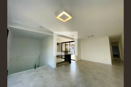 Sala de casa de condomínio à venda com 4 quartos, 208m² em Engordadouro, Jundiaí