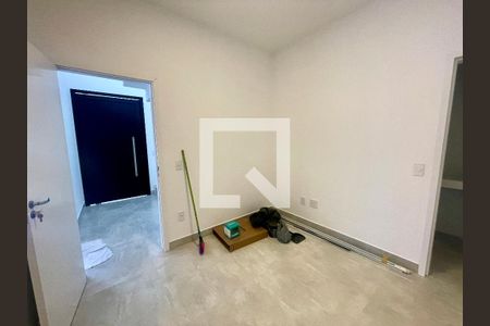 Casa de condomínio à venda com 208m², 4 quartos e 4 vagas Casa de condomínio à venda com 208m², 4 quartos e 4 vagasSuíte 4 - piso inferior