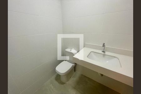 Casa de condomínio à venda com 208m², 4 quartos e 4 vagas Casa de condomínio à venda com 208m², 4 quartos e 4 vagasBanheiro da Suite 4