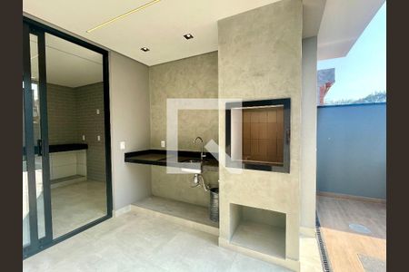 Casa de condomínio à venda com 208m², 4 quartos e 4 vagas Casa de condomínio à venda com 208m², 4 quartos e 4 vagasChurrasqueira