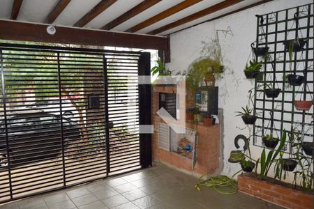 Garagem de casa à venda com 3 quartos, 150m² em Sumaré, São Paulo