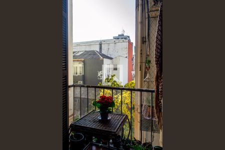 Vista sala  de apartamento à venda com 2 quartos, 75m² em Centro Histórico, Porto Alegre