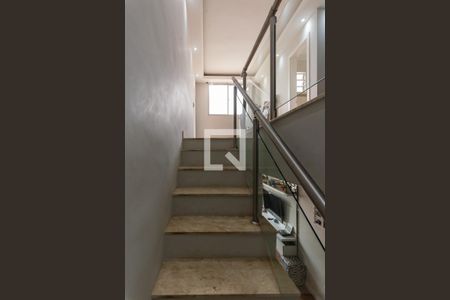 Escada de apartamento à venda com 3 quartos, 120m² em Jardim Nova Europa, Campinas