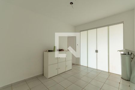 Sala de casa para alugar com 2 quartos, 131m² em Novo Glória, Belo Horizonte