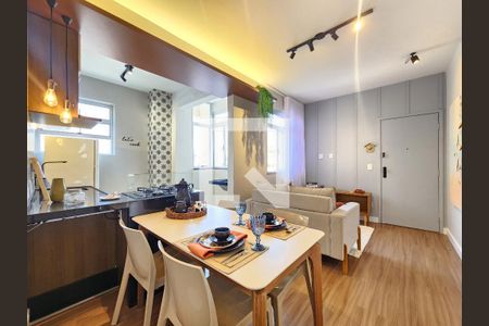 Sala de apartamento à venda com 1 quarto, 50m² em Santo Antônio, Belo Horizonte