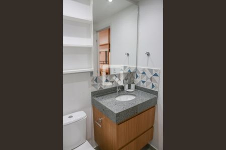 Banheiro de kitnet/studio para alugar com 1 quarto, 27m² em Perdizes, São Paulo