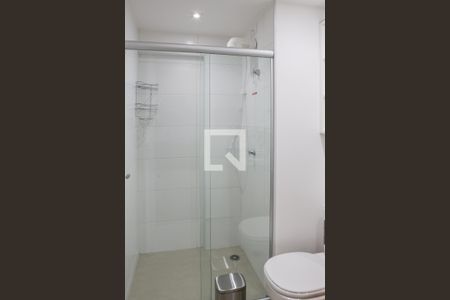 Banheiro de kitnet/studio para alugar com 1 quarto, 27m² em Perdizes, São Paulo