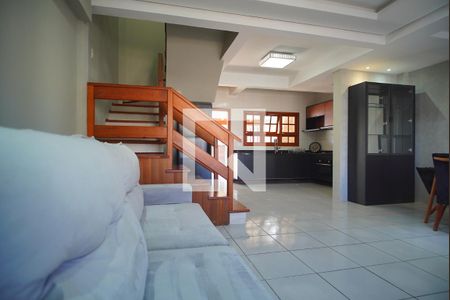 Sala de casa à venda com 3 quartos, 218m² em Sarandi, Porto Alegre