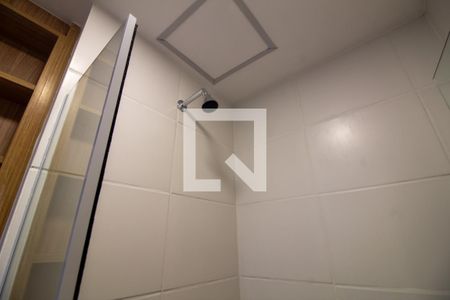 Banheiro de kitnet/studio para alugar com 1 quarto, 25m² em Campo Belo, São Paulo